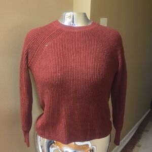 Jessica Simpson Ribbed Crewneck Sweater in Rosewood